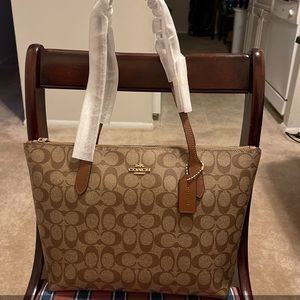 Coach Signature Zip Tote Bag. This item is brand new